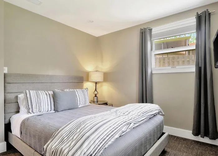 Сasa de vacaciones Modern On Monterey, 5 Mins From Memorial Stadium Champaign