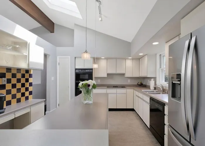 Modern On Monterey, 5 Mins From Memorial Stadium * Champaign