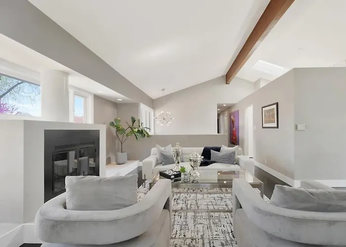 Сasa de vacaciones Modern On Monterey, 5 Mins From Memorial Stadium *