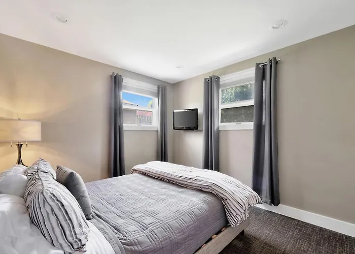 Сasa de vacaciones Modern On Monterey, 5 Mins From Memorial Stadium *