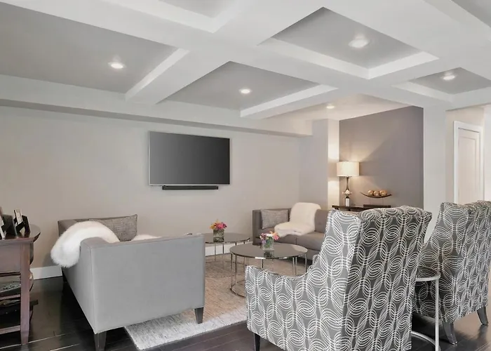 Modern On Monterey, 5 Mins From Memorial Stadium Champaign