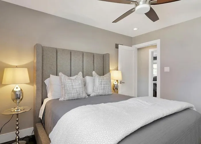 Сasa de vacaciones Modern On Monterey, 5 Mins From Memorial Stadium