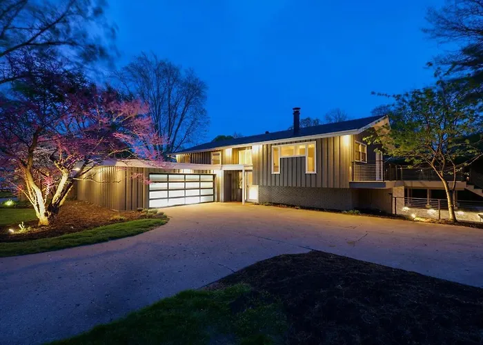 Modern On Monterey, 5 Mins From Memorial Stadium Champaign
