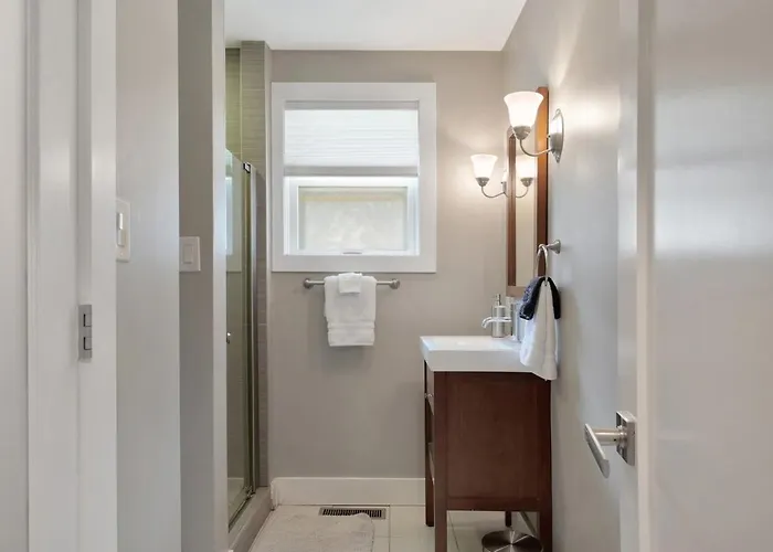 Modern On Monterey, 5 Mins From Memorial Stadium Сasa de vacaciones Champaign