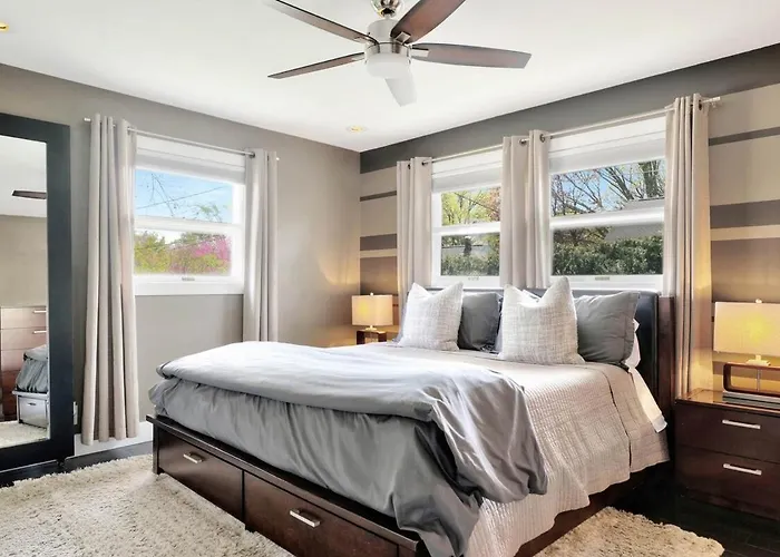 Modern On Monterey, 5 Mins From Memorial Stadium Сasa de vacaciones