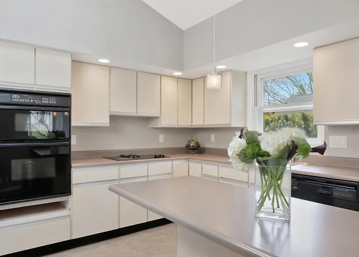 Modern On Monterey, 5 Mins From Memorial Stadium Сasa de vacaciones